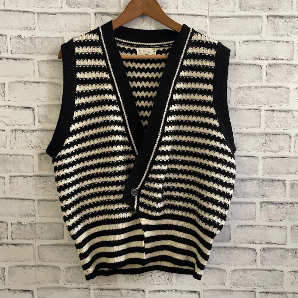 Women’s Dreamers by Debut Navy Blue & white striped sweater vest Size S/M